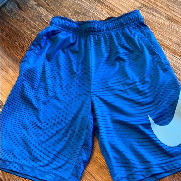 Nike Elite large logo shorts - Picture 2 of 5